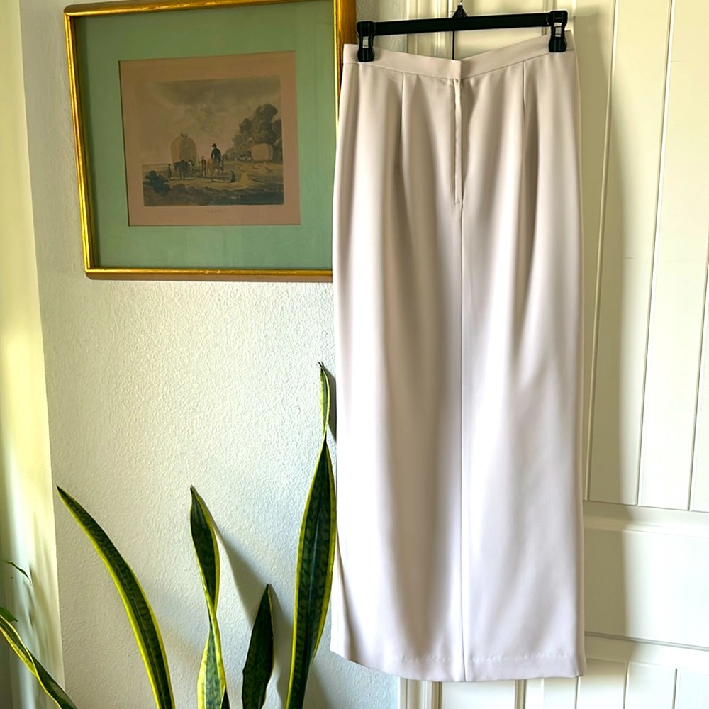Beautiful Adrianna Papell special occasions light silvery gray colored skirt 6